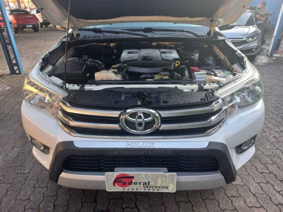 TOYOTA - HILUX - 2017/2017 - Branca - R$ 169.000,00