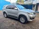 TOYOTA - HILUX SW4 - 2013/2013 - Prata - R$ 135.000,00