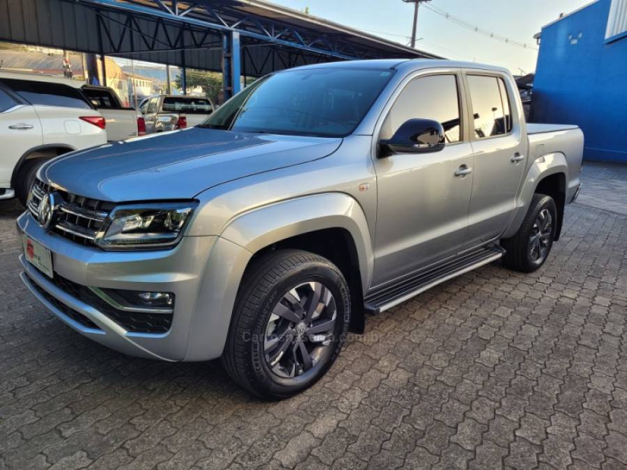 VOLKSWAGEN - AMAROK - 2023/2023 - Cinza - R$ 199.990,00