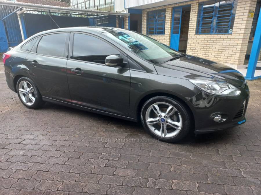 FORD - FOCUS - 2015/2015 - Cinza - R$ 55.900,00