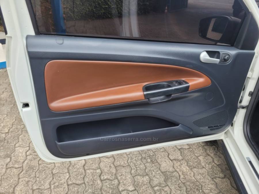 VOLKSWAGEN - SAVEIRO - 2019/2019 - Branca - R$ 85.900,00