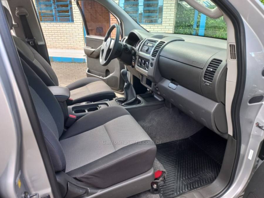 NISSAN - FRONTIER - 2014/2014 - Prata - R$ 89.990,00