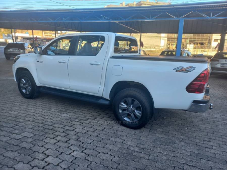 TOYOTA - HILUX - 2017/2017 - Branca - R$ 169.000,00