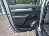 TOYOTA - HILUX - 2021/2021 - Prata - R$ 235.000,00