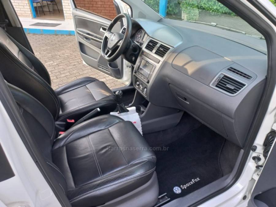 VOLKSWAGEN - SPACEFOX - 2018/2018 - Branca - R$ 57.500,00