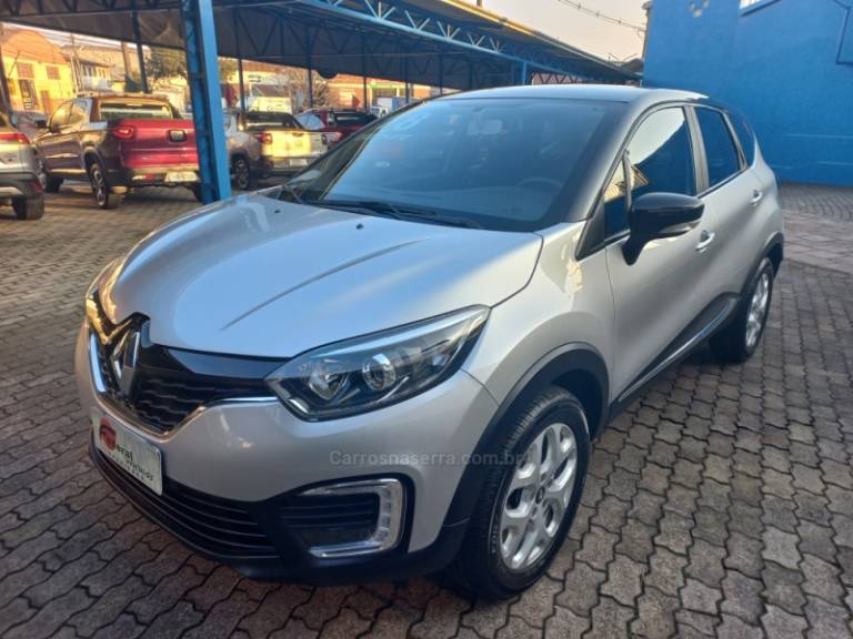 RENAULT - CAPTUR - 2018/2018 - Prata - R$ 71.500,00