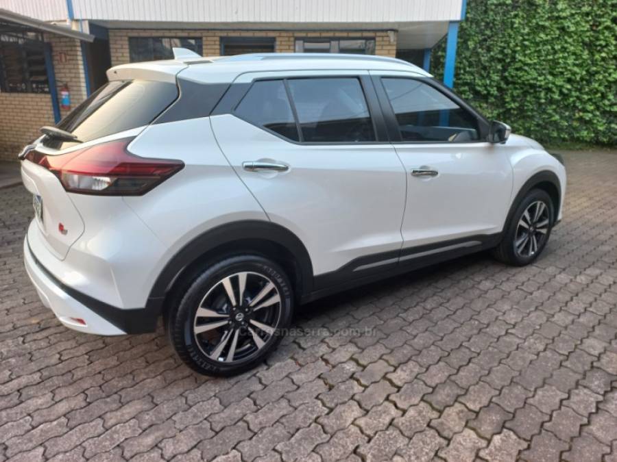 NISSAN - KICKS - 2022/2022 - Branca - R$ 105.990,00