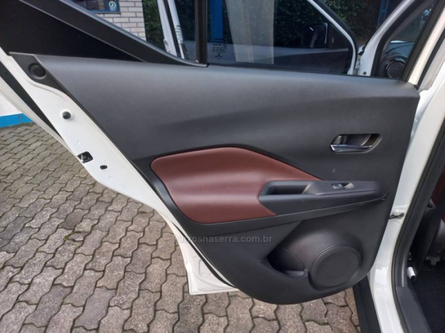 NISSAN - KICKS - 2022/2022 - Branca - R$ 99.900,00