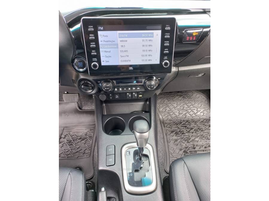 TOYOTA - HILUX - 2023/2023 - Preta - R$ 265.000,00