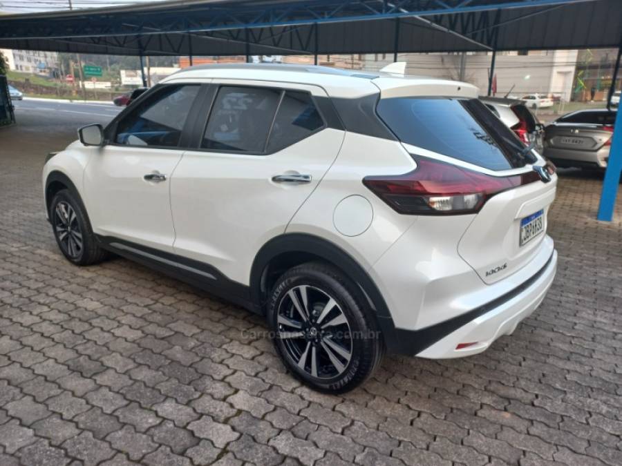 NISSAN - KICKS - 2022/2022 - Branca - R$ 105.990,00