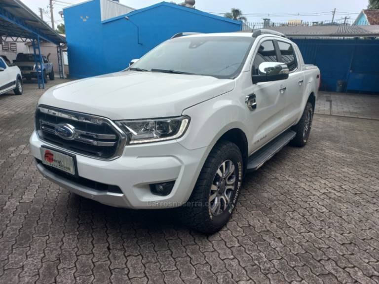 FORD - RANGER - 2022/2022 - Branca - R$ 195.000,00