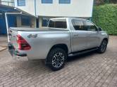 TOYOTA - HILUX - 2021/2021 - Prata - R$ 235.000,00