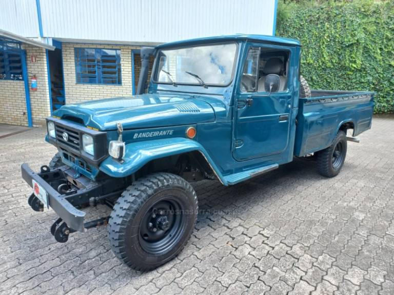 TOYOTA - BANDEIRANTE - 1998/1998 - Verde - R$ 110.000,00