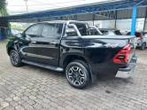 TOYOTA - HILUX - 2023/2023 - Preta - R$ 265.000,00