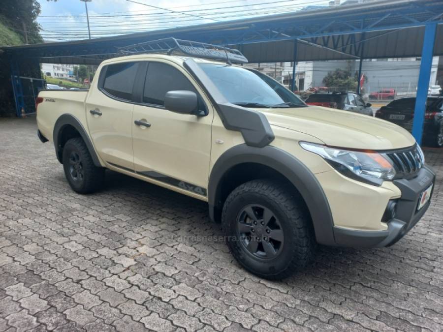 MITSUBISHI - L200 TRITON - 2022/2023 - Branca - R$ 209.000,00