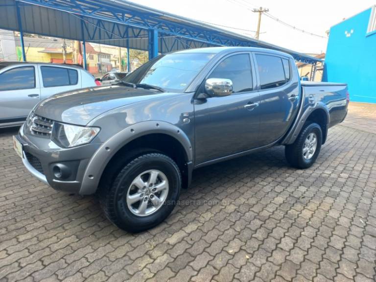 MITSUBISHI - L200 TRITON - 2015/2015 - Cinza - R$ 97.000,00