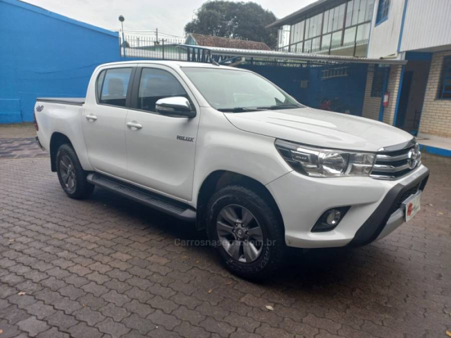 TOYOTA - HILUX - 2017/2017 - Branca - R$ 166.990,00