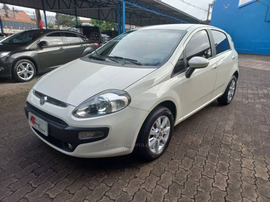 FIAT - PUNTO - 2013/2013 - Branca - R$ 39.500,00