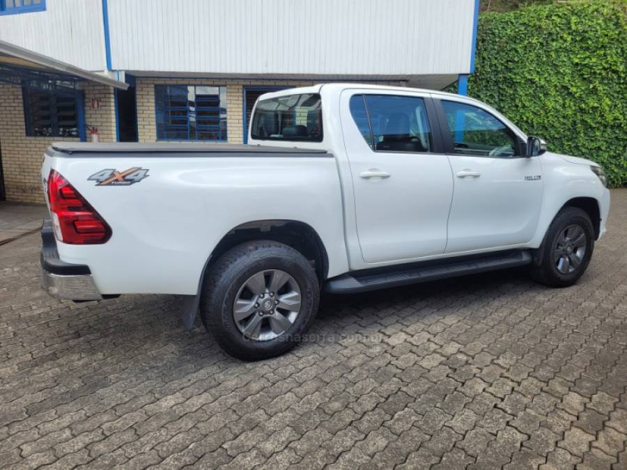 TOYOTA - HILUX - 2017/2017 - Branca - R$ 169.000,00