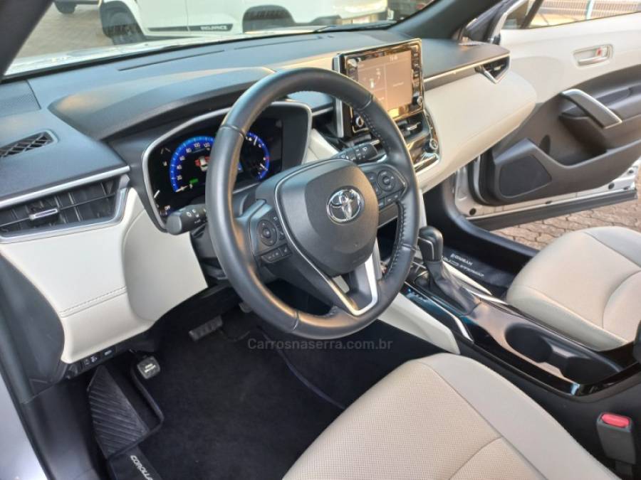 TOYOTA - COROLLA - 2022/2022 - Prata - R$ 150.990,00