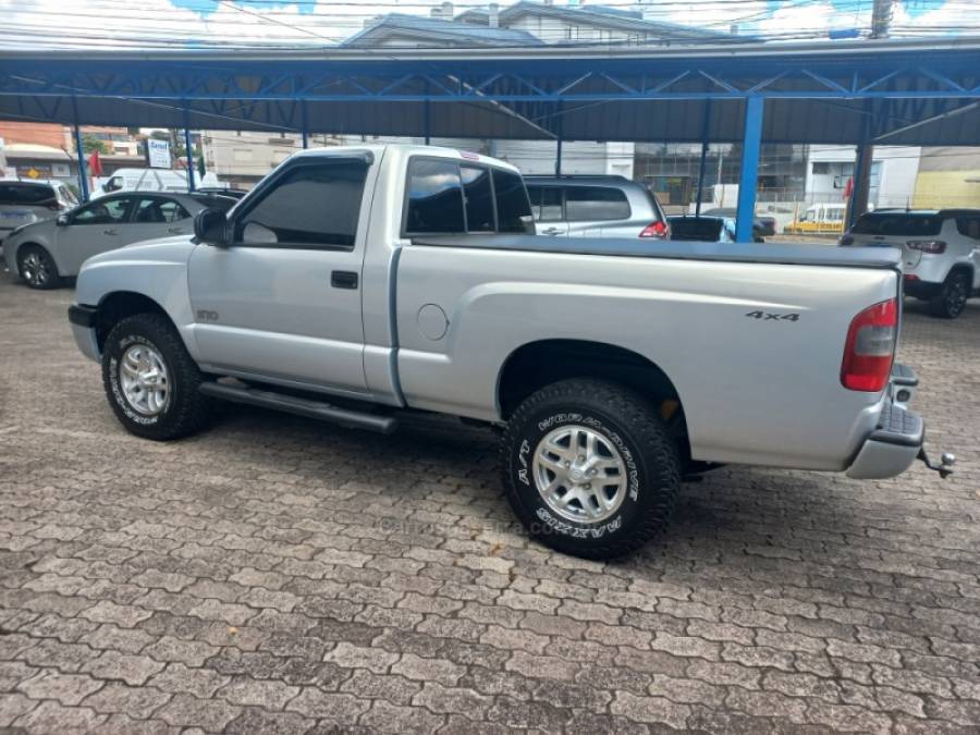 CHEVROLET - S10 - 2002/2003 - Prata - R$ 66.000,00