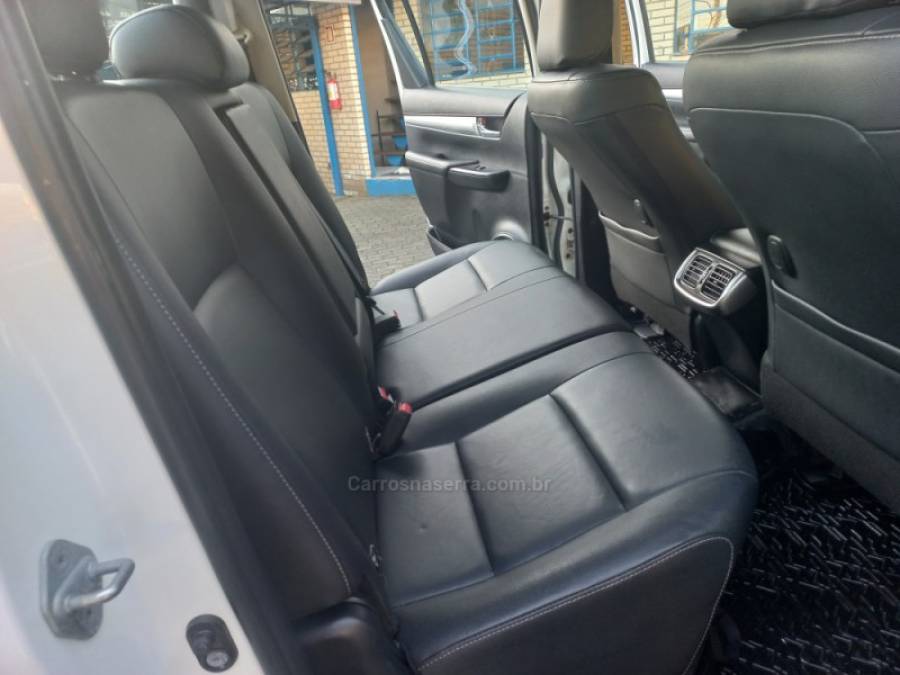 TOYOTA - HILUX - 2017/2017 - Branca - R$ 169.000,00