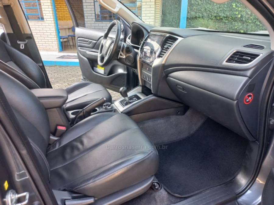 MITSUBISHI - L200 TRITON - 2022/2022 - Cinza - R$ 195.000,00