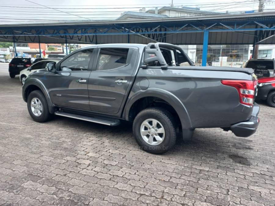 MITSUBISHI - L200 TRITON - 2018/2018 - Cinza - R$ 147.900,00