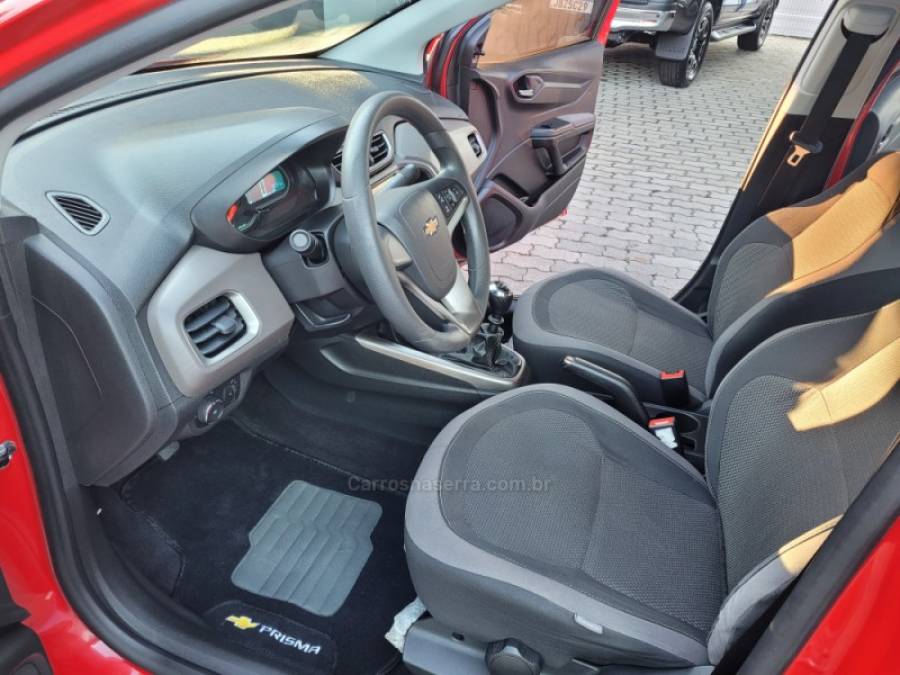 CHEVROLET - PRISMA - 2016/2016 - Vermelha - R$ 55.000,00