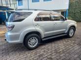 TOYOTA - HILUX SW4 - 2013/2013 - Prata - R$ 135.000,00