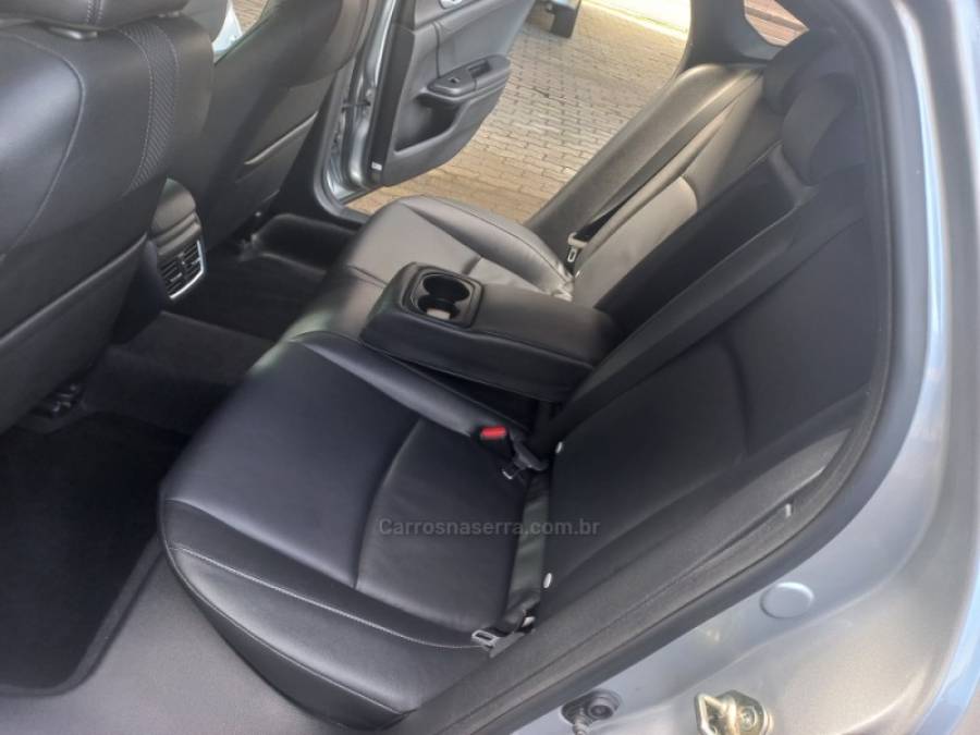 HONDA - CIVIC - 2020/2020 - Prata - R$ 125.900,00