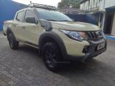 MITSUBISHI - L200 TRITON - 2022/2023 - Bege - R$ 205.451,00