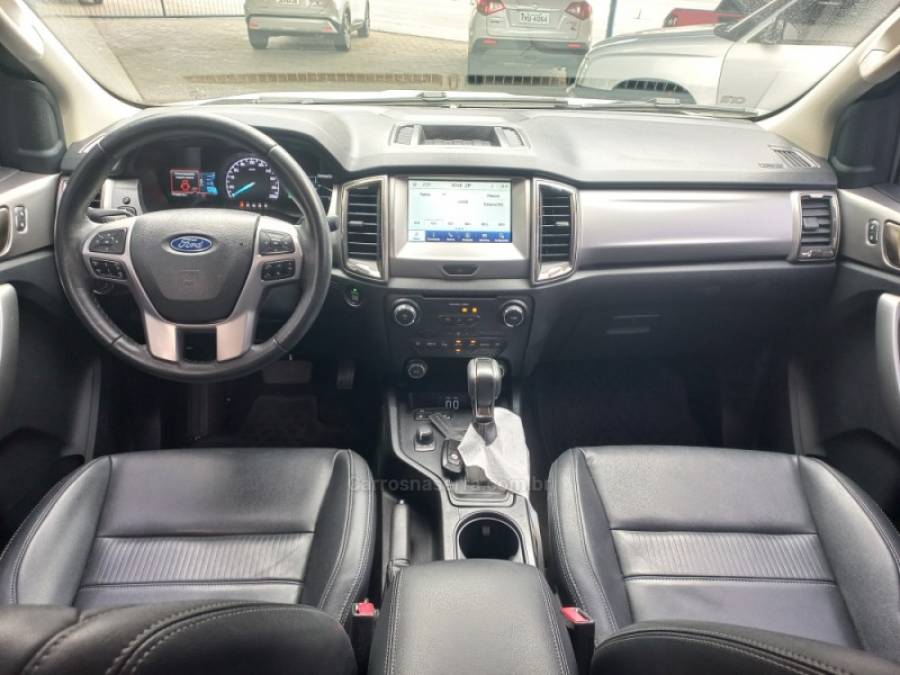 FORD - RANGER - 2022/2022 - Branca - R$ 195.000,00