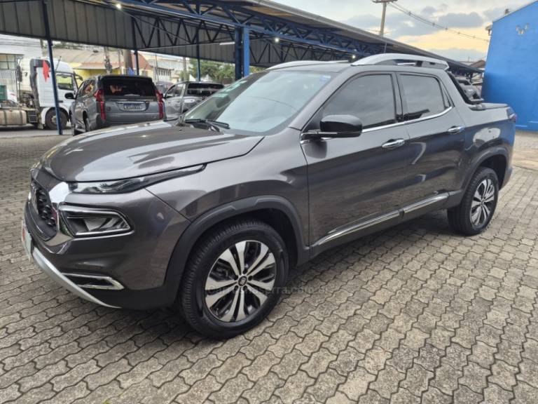 FIAT - TORO - 2025/2025 - Cinza - R$ 152.990,00