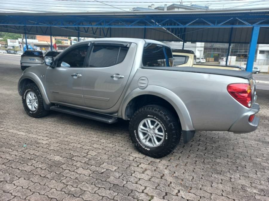 MITSUBISHI - L200 TRITON - 2017/2017 - Prata - R$ 142.990,00