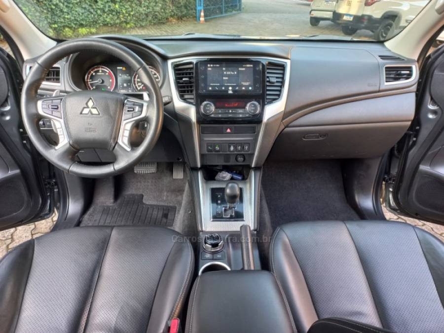 MITSUBISHI - L200 TRITON - 2022/2022 - Cinza - R$ 195.000,00