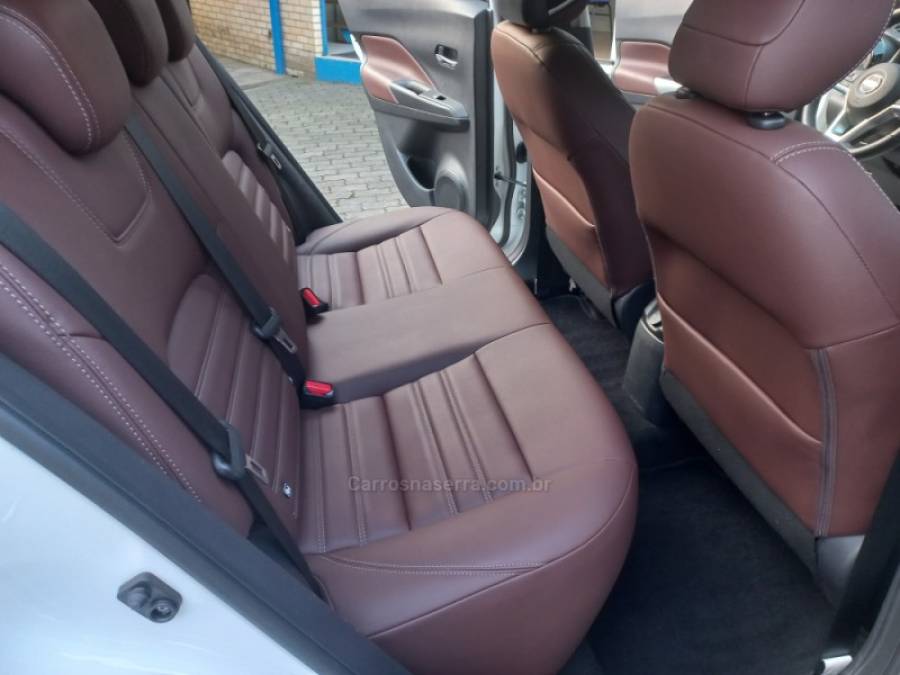 NISSAN - KICKS - 2022/2022 - Branca - R$ 99.900,00