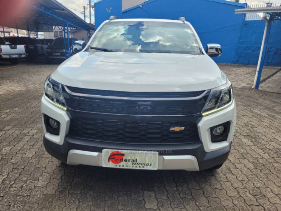 CHEVROLET - S10 - 2022/2022 - Branca - R$ 219.990,00