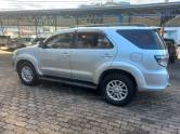 TOYOTA - HILUX SW4 - 2013/2013 - Prata - R$ 135.000,00