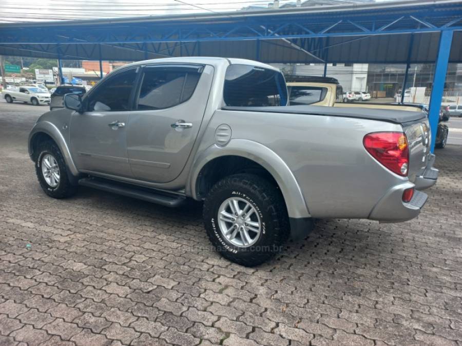 MITSUBISHI - L200 TRITON - 2017/2017 - Prata - R$ 142.990,00