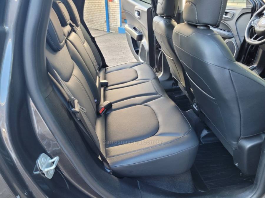 FIAT - TORO - 2025/2025 - Cinza - R$ 152.990,00