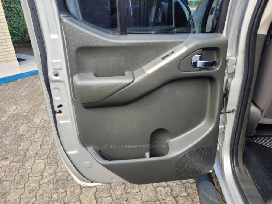 NISSAN - FRONTIER - 2016/2016 - Prata - R$ 120.000,00