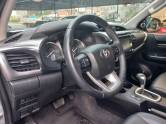 TOYOTA - HILUX - 2021/2021 - Prata - R$ 235.000,00