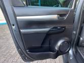 TOYOTA - HILUX - 2023/2023 - Cinza - R$ 265.990,00