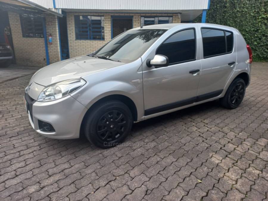 RENAULT - SANDERO - 2013/2013 - Prata - R$ 34.900,00