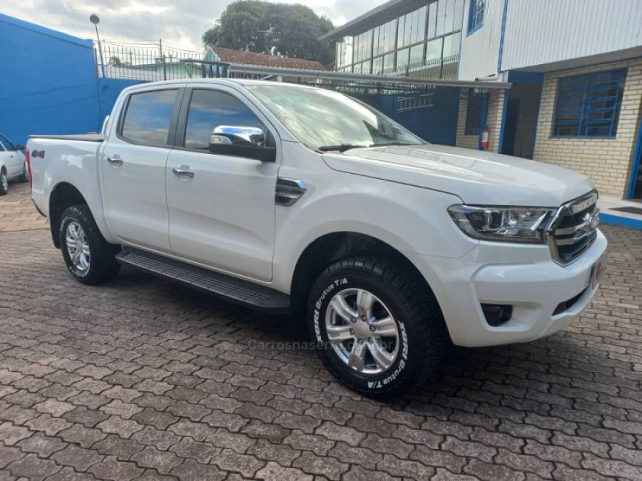 FORD - RANGER - 2022/2022 - Branca - R$ 175.000,00