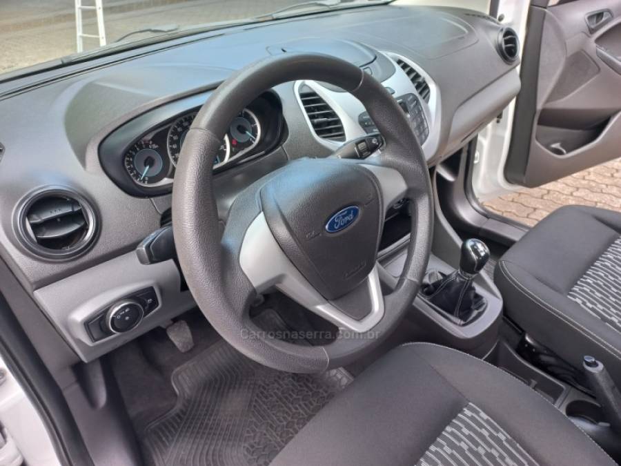 FORD - KA - 2018/2018 - Branca - R$ 43.990,00