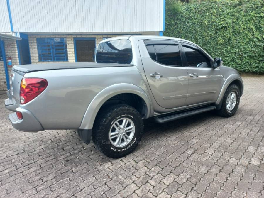 MITSUBISHI - L200 TRITON - 2017/2017 - Prata - R$ 142.990,00