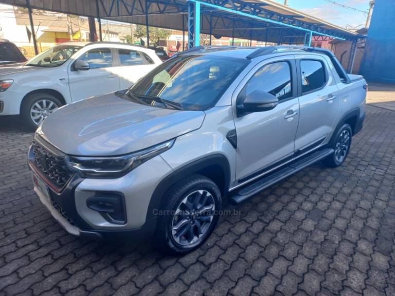 FIAT - STRADA - 2025/2025 - Prata - R$ 132.990,00