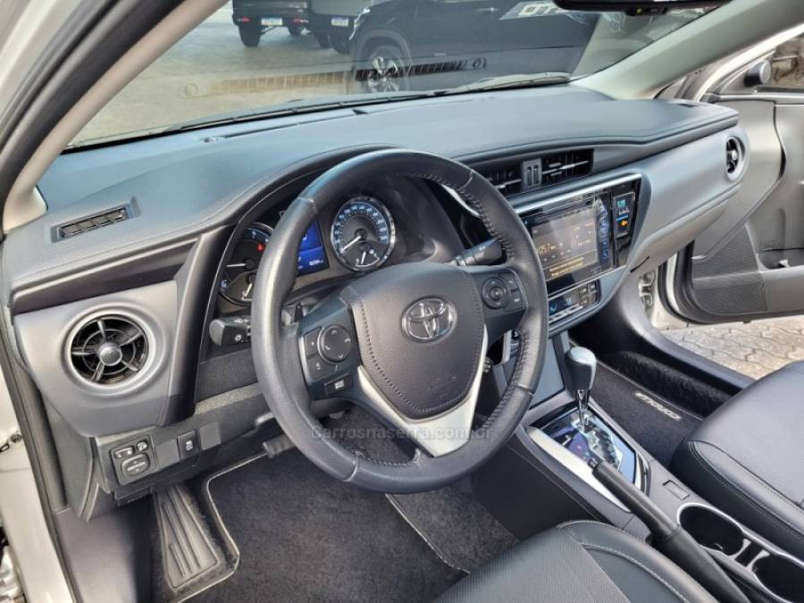TOYOTA - COROLLA - 2019/2019 - Prata - R$ 106.900,00